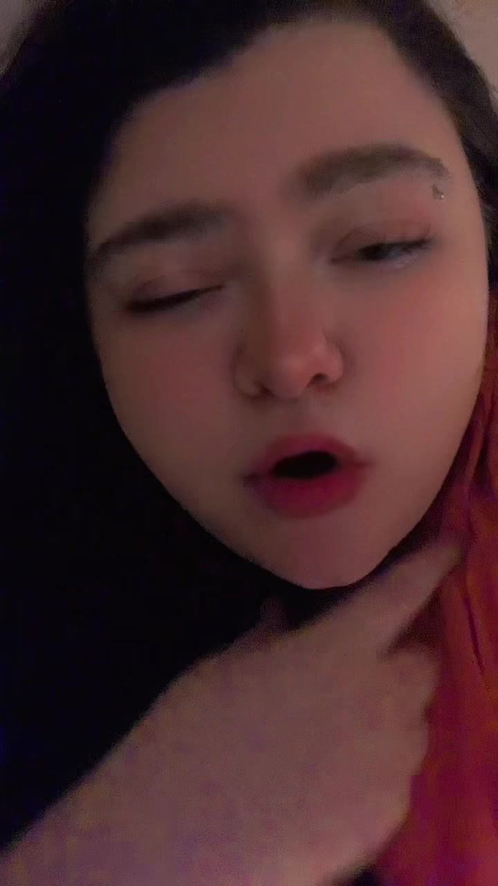 @FluffiBuniTushie