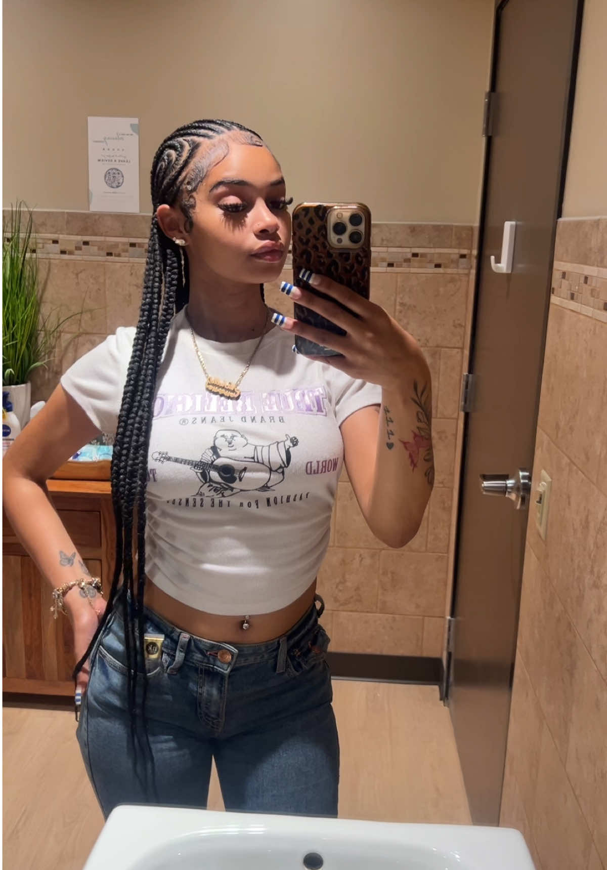 @Niki🧞♀️