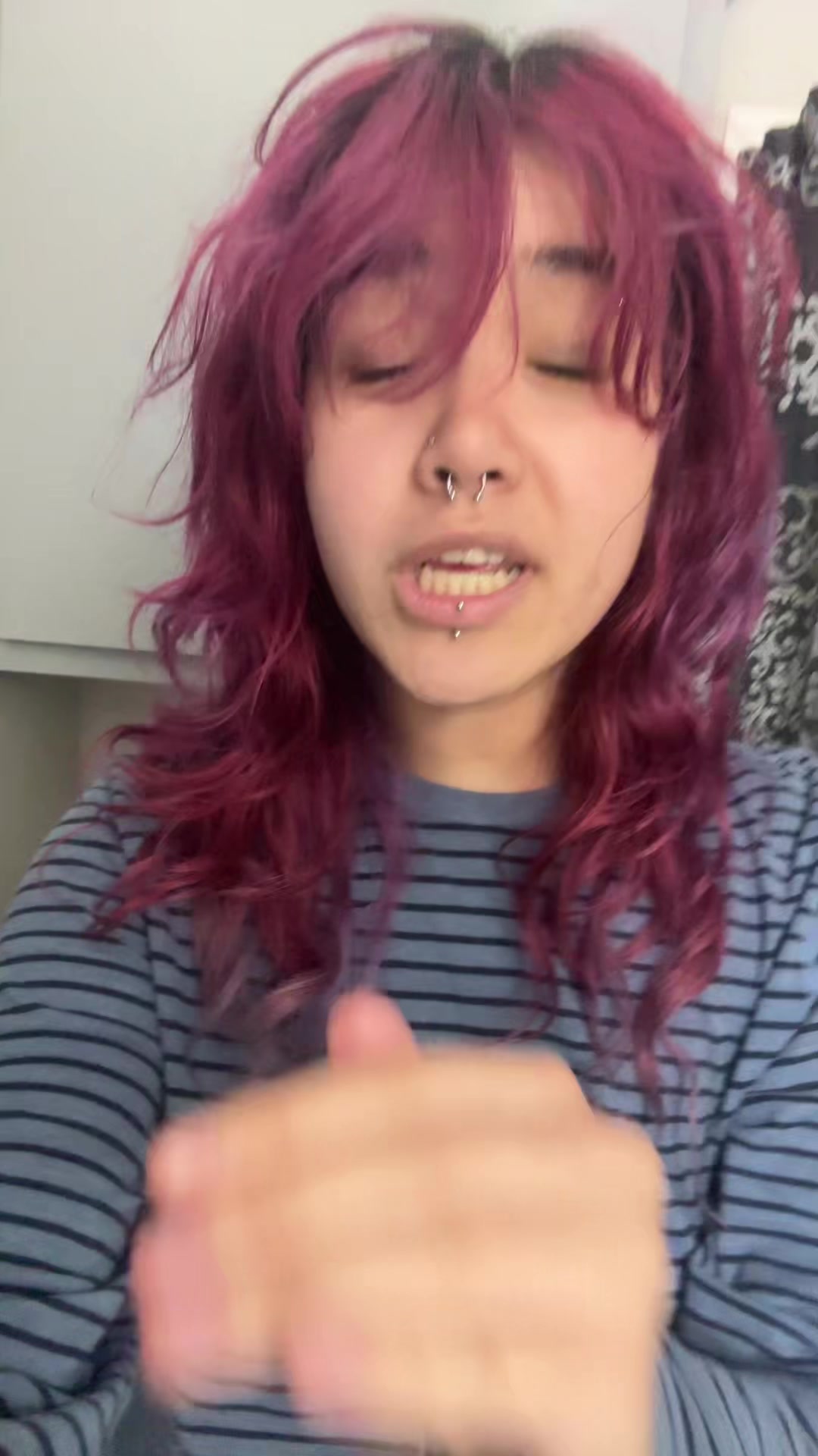 @anavV