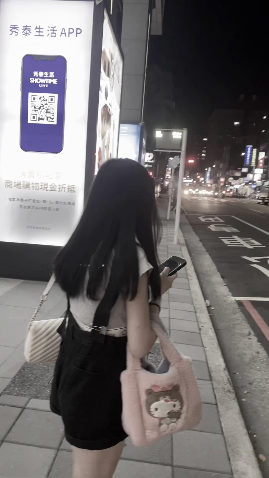 @比你媽還正