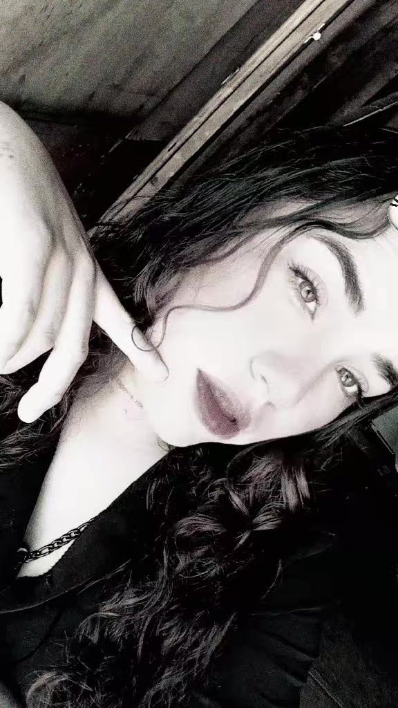 @Dvg🖤🧔🏻♀️