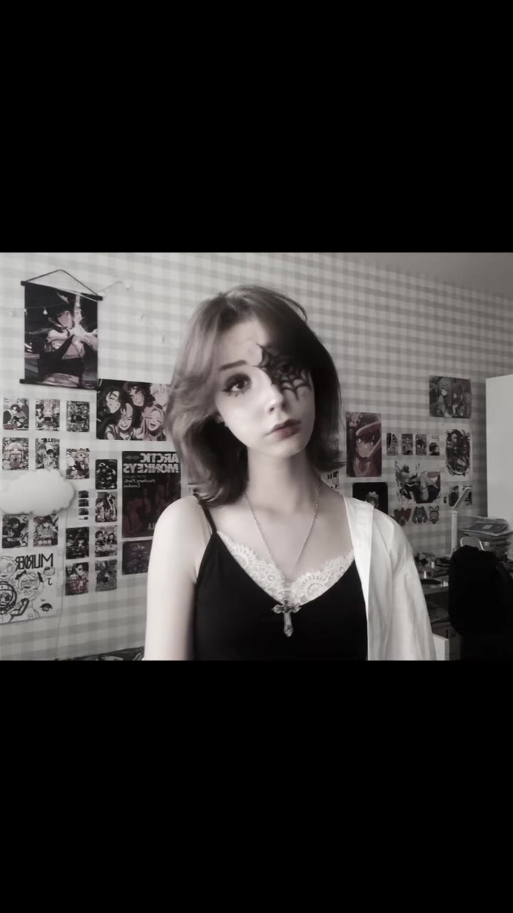 @reina🥀🖤