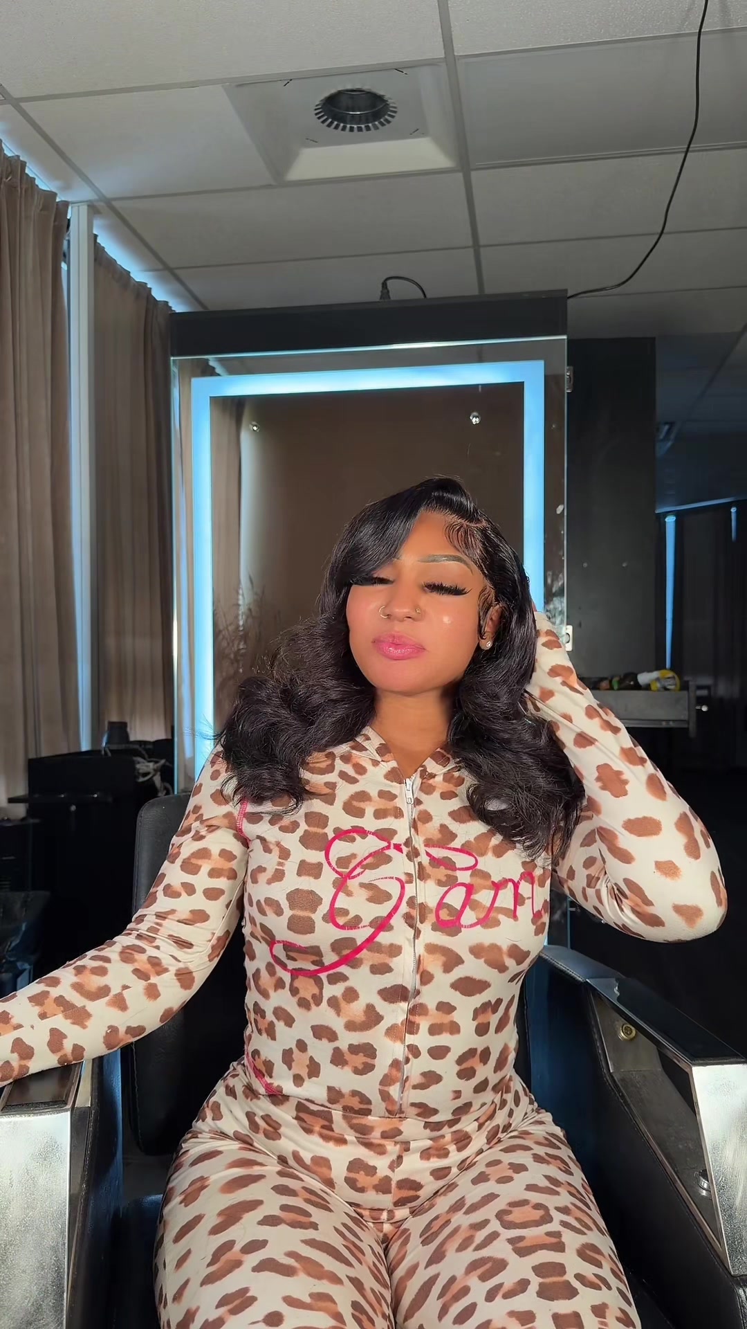 @Nari ᥫ᭡