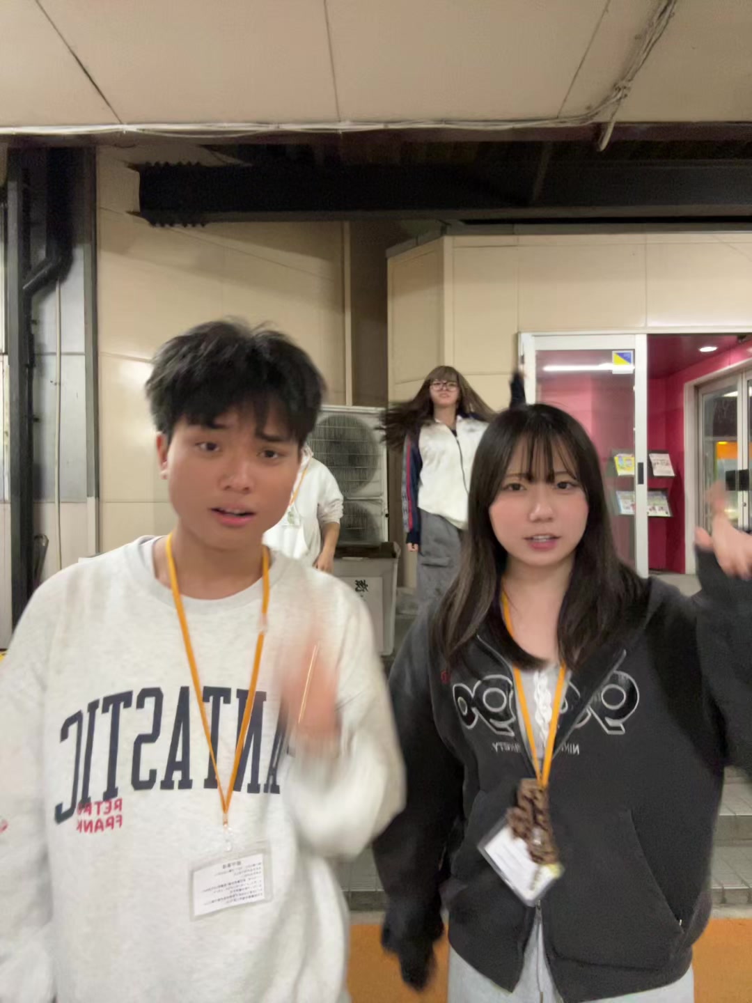 @デセン