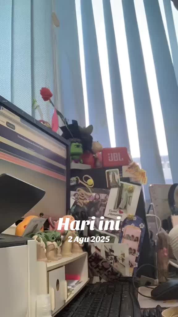@LovaNova 🦋
