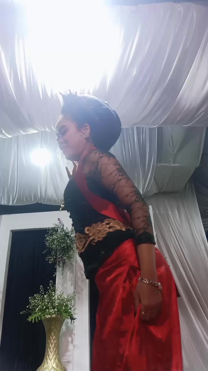 @LENI ALVIAN