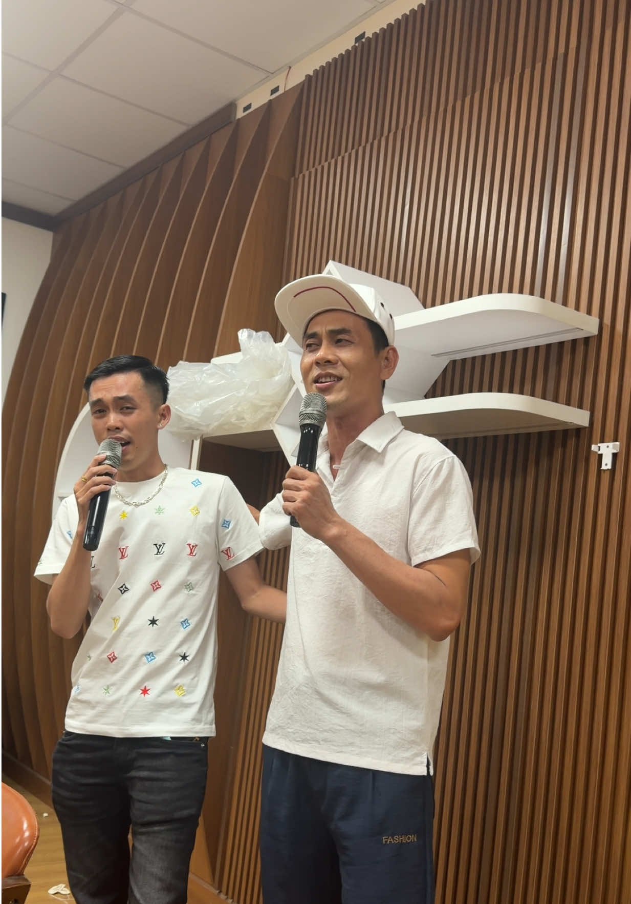 @Lâm li o Tẽn Tẽn