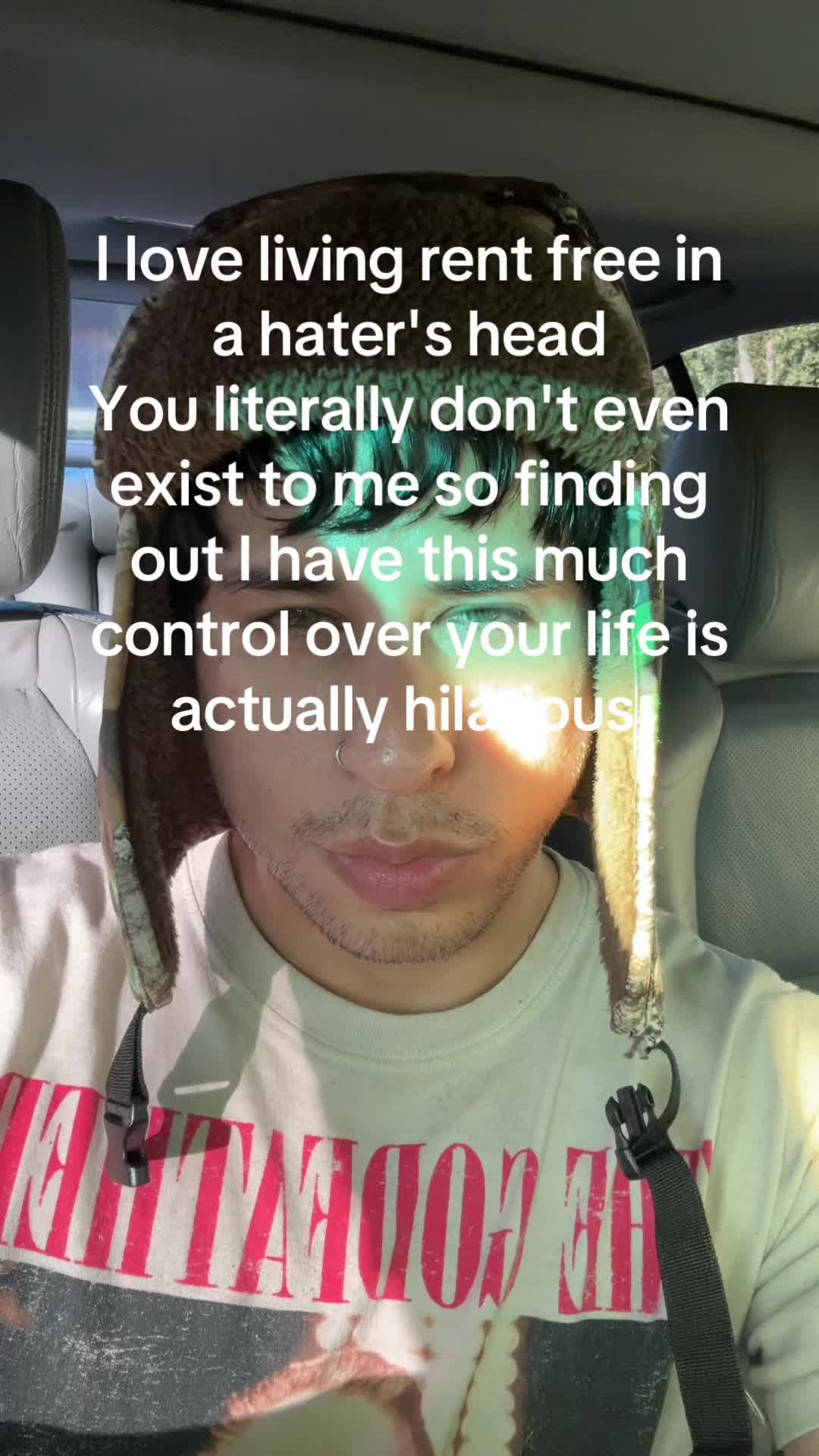 @🫵😹
