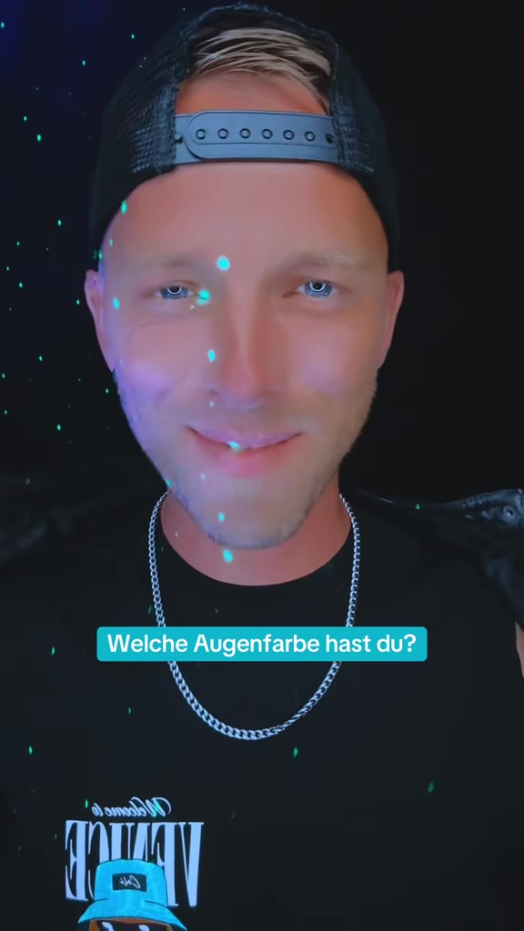 @BLUE EYES 😎