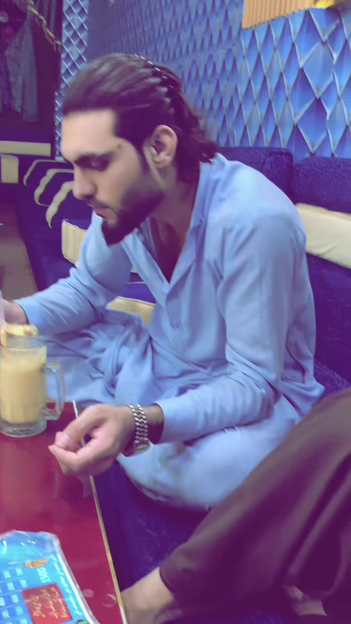 @Zubair pathan🤬