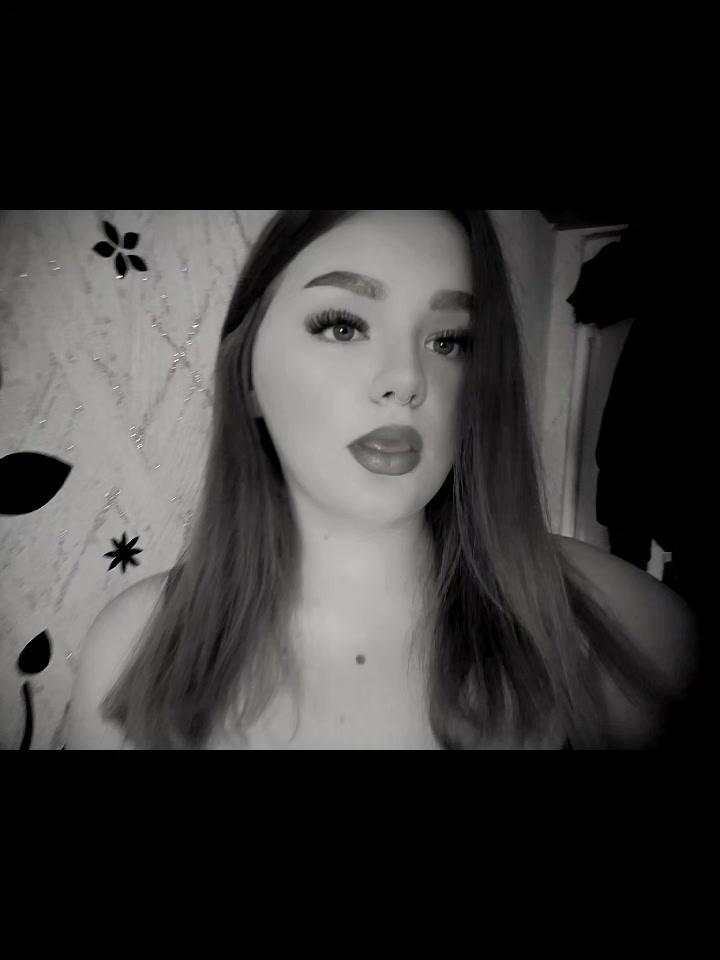 @полина