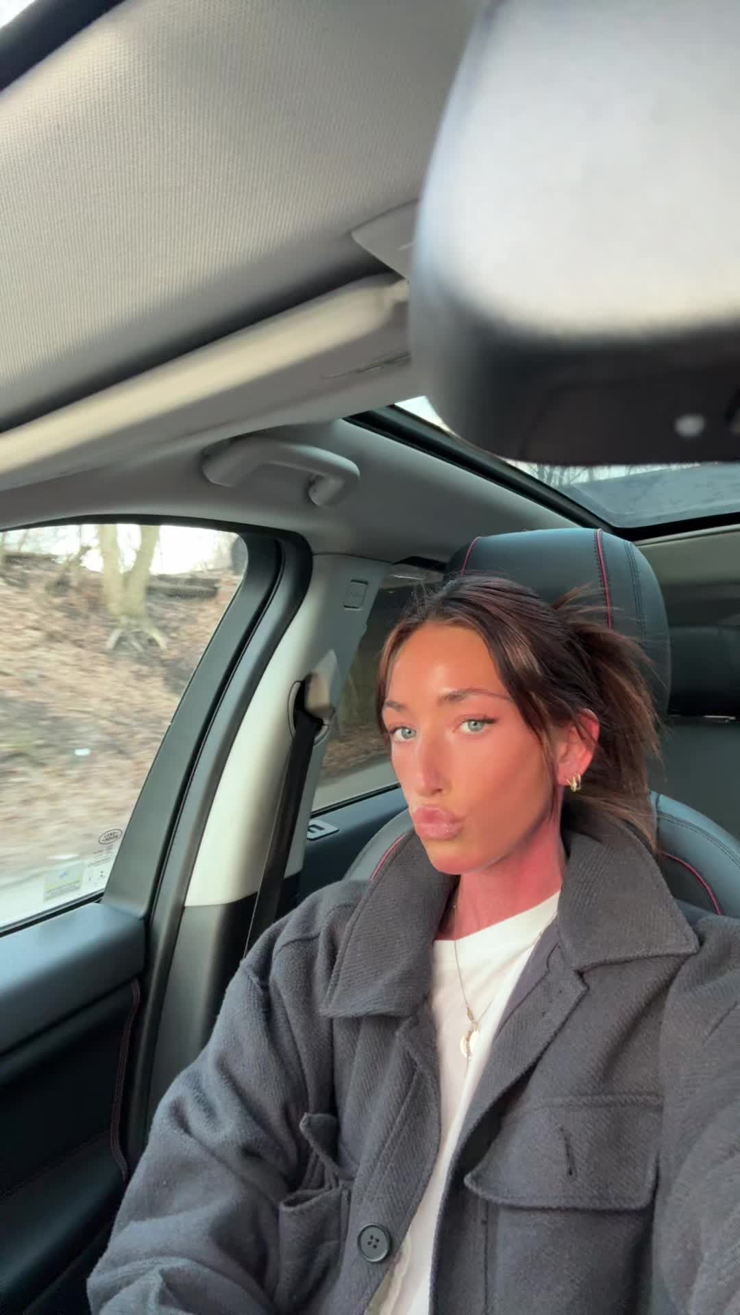 @isabella