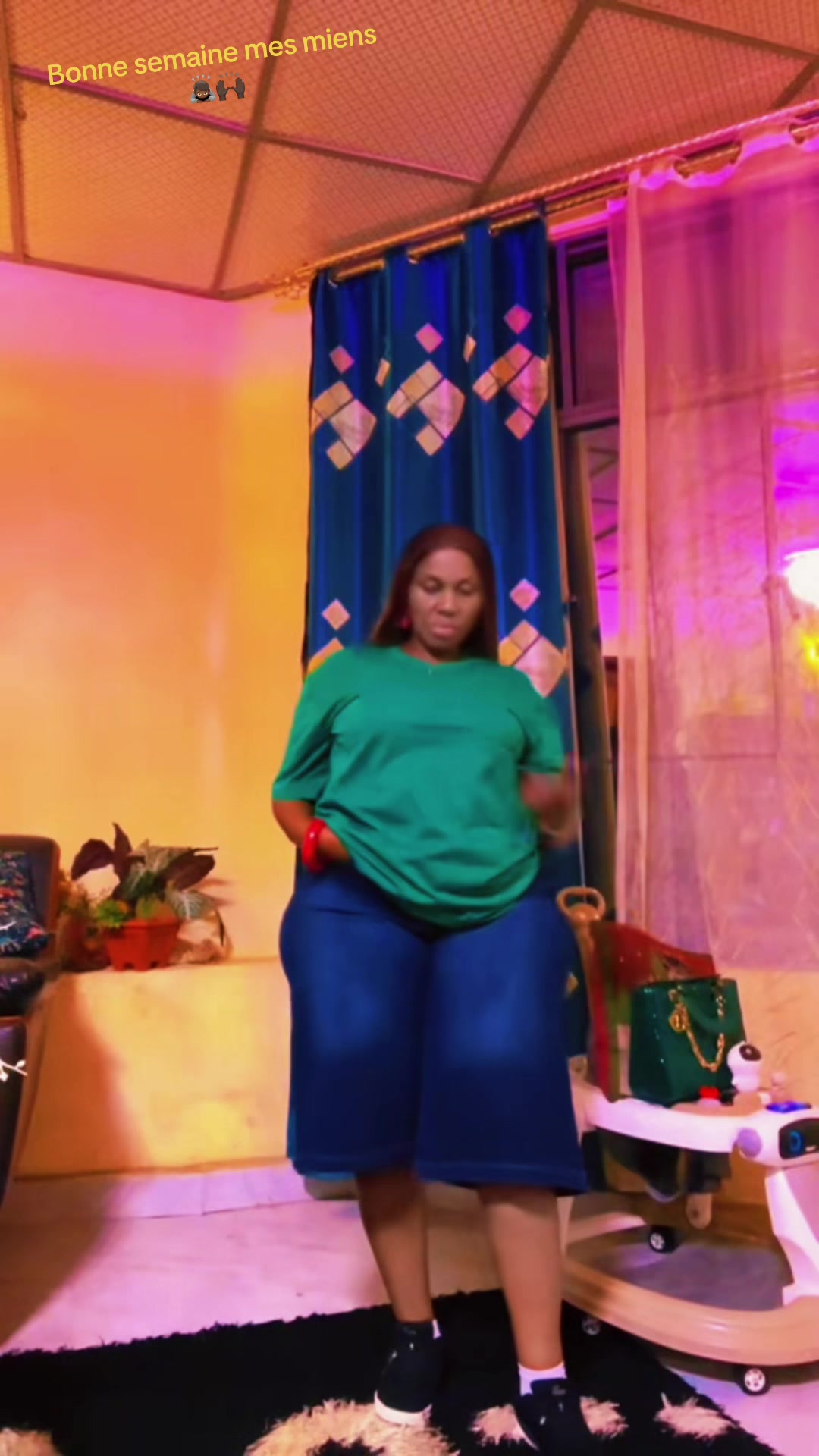 @ZAINA BIN HEMEDI💐🇨🇩