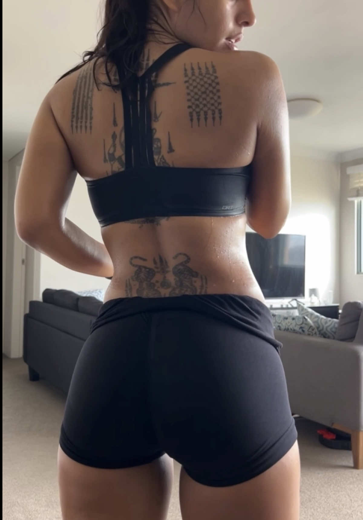 @HeyB