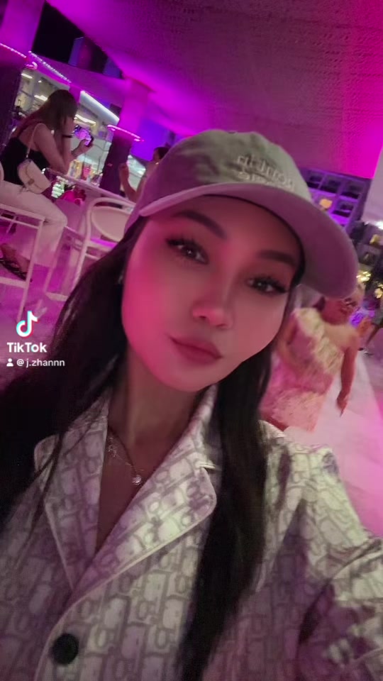 @Bota✨