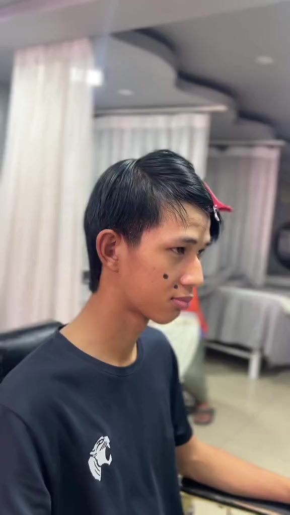 @អាទ្រី💇🏼♂️🧍🏻♂️❤️🩹