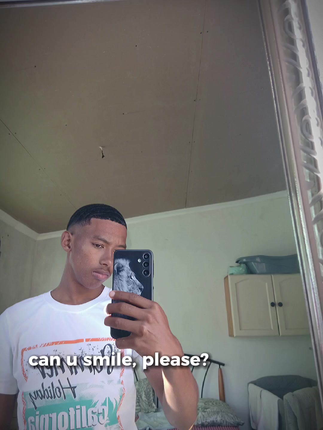 @🦍