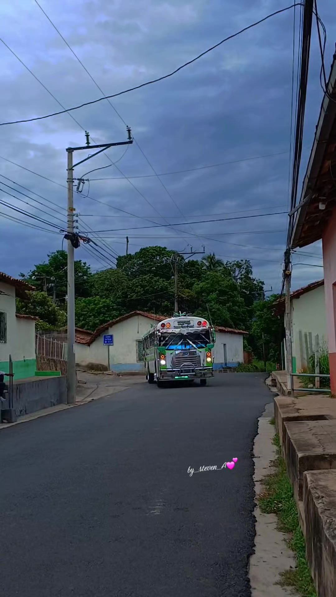 @𝓫𝔂_𝓼𝓽𝓮𝓿𝓮𝓷_🇸🇻