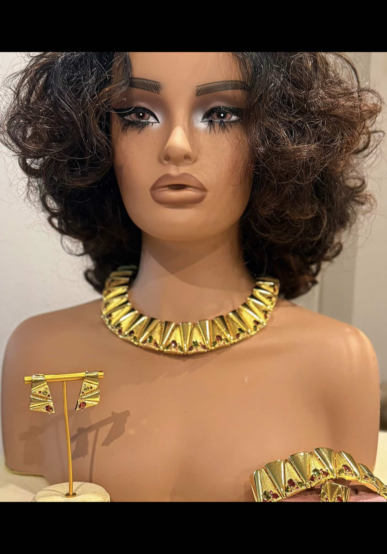 @DefPopBySamira✨