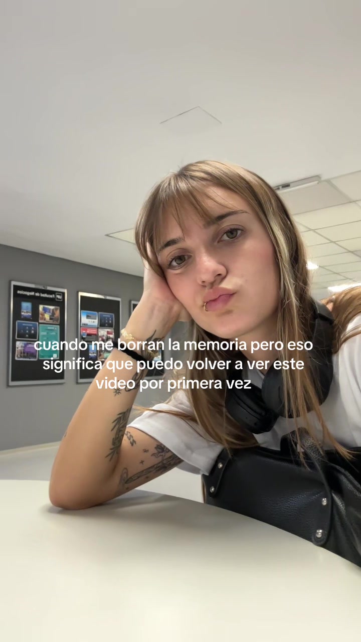 @Melany🤡