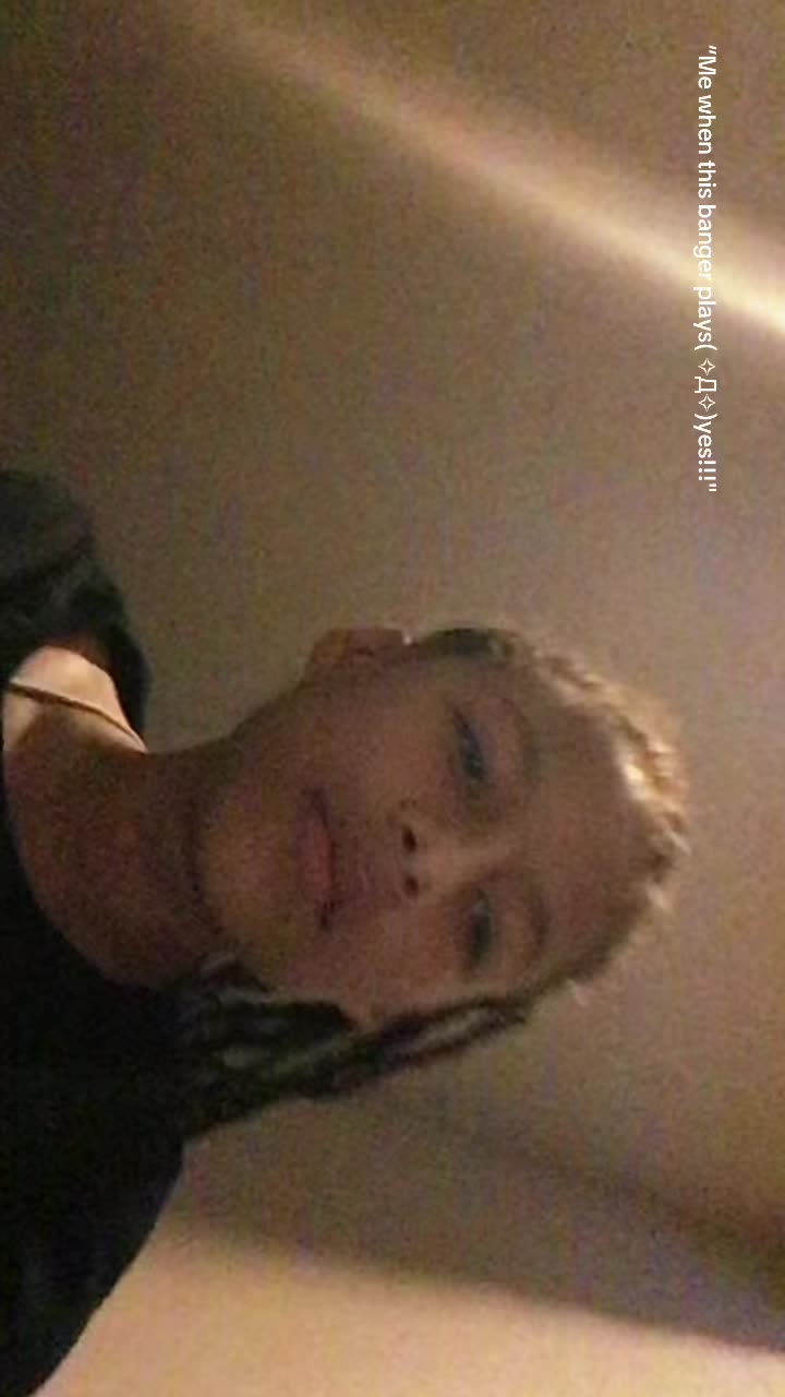 @RosésAccദ്ദി ≽^⎚˕⎚^≼ .ᐟ🌺🌹