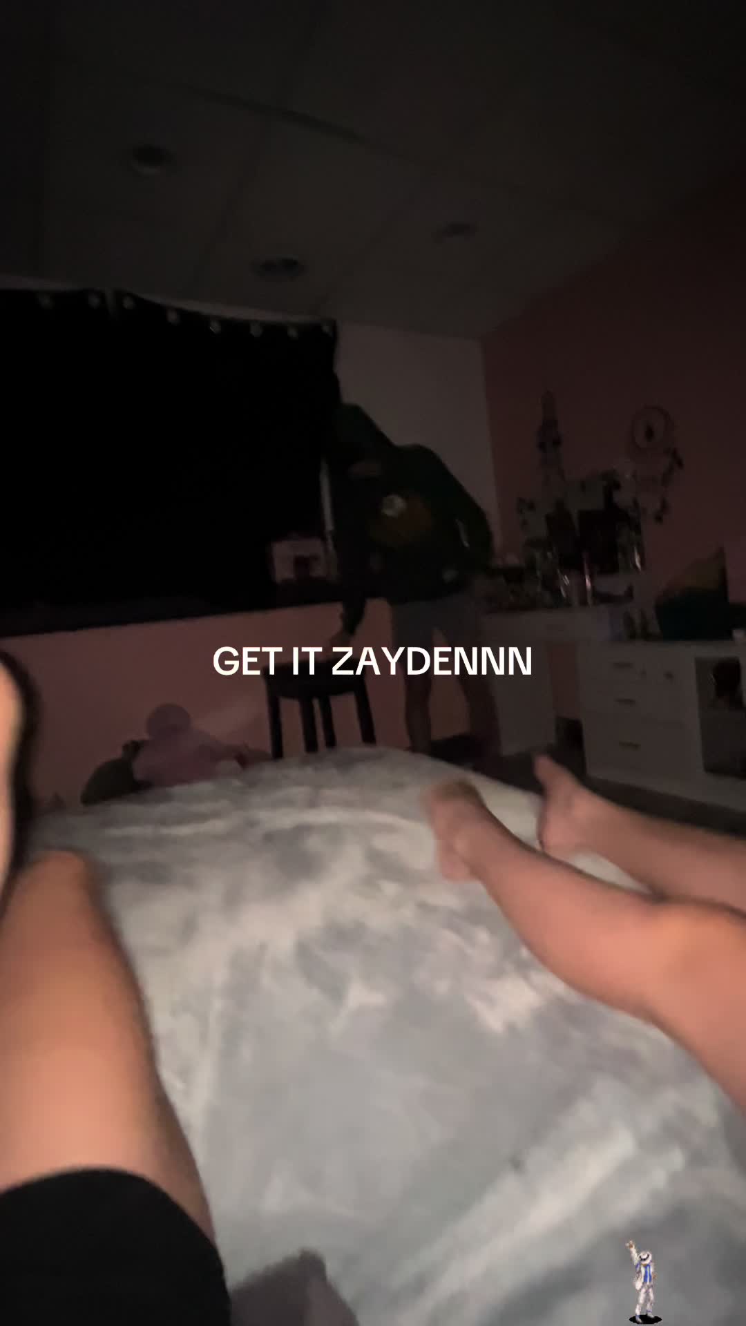 @ツ