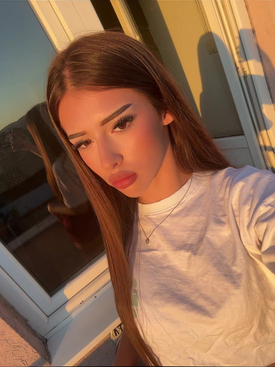 @𝐢𝐯𝐨𝐧𝐢𝐜𝐚