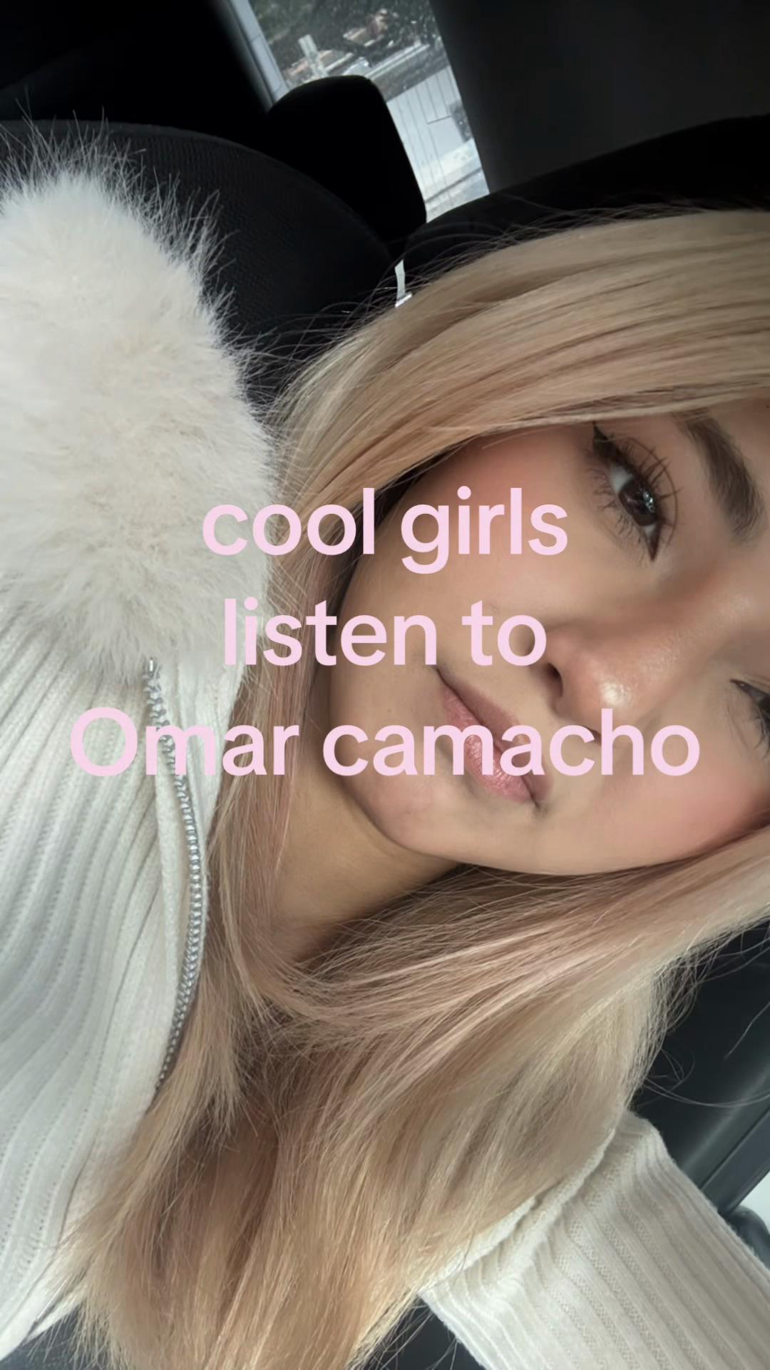 @𝐓