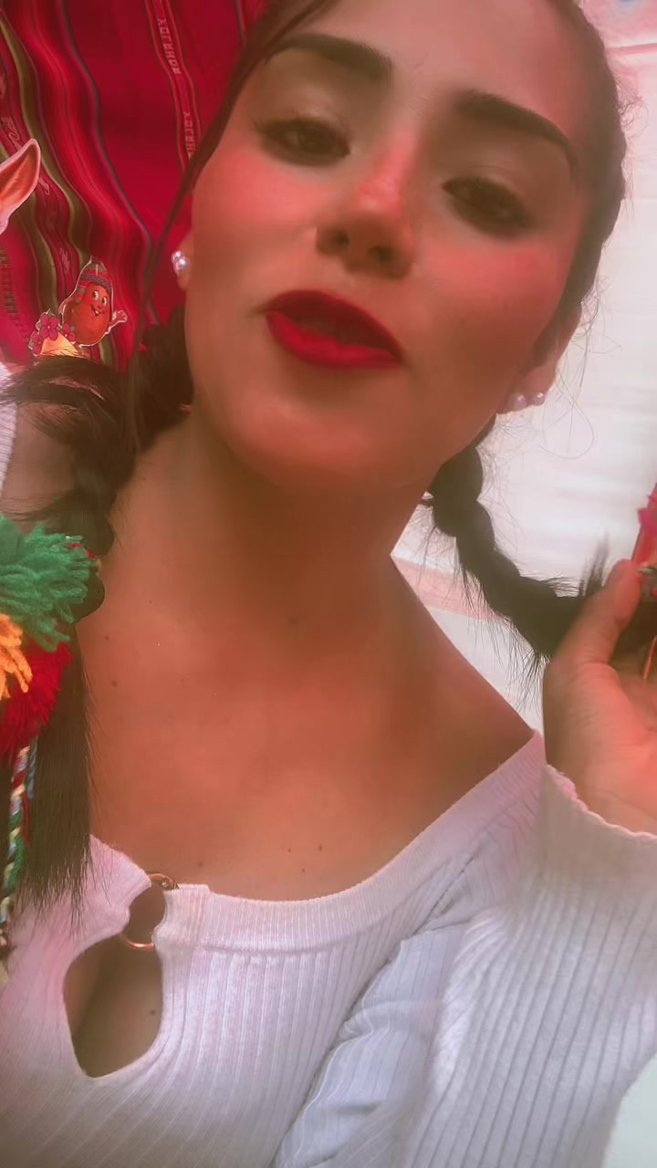 @EstefanyAquije