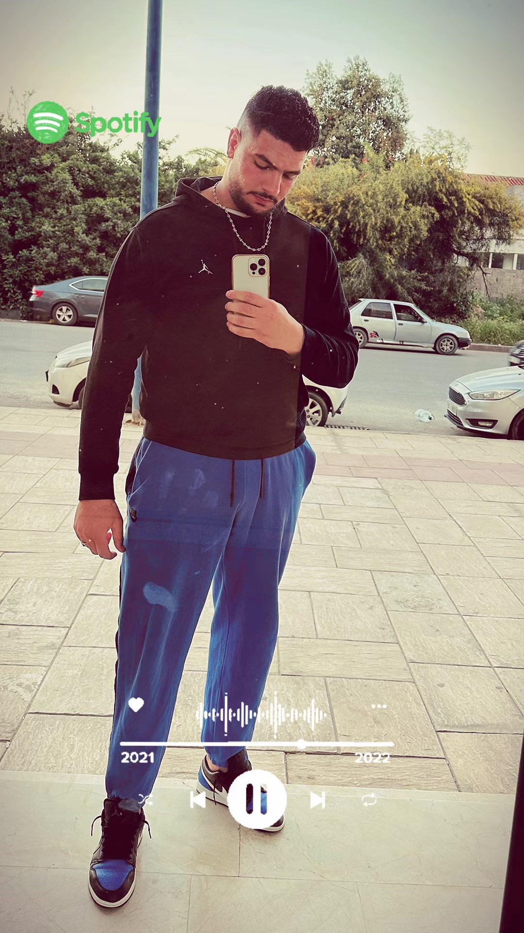 @️