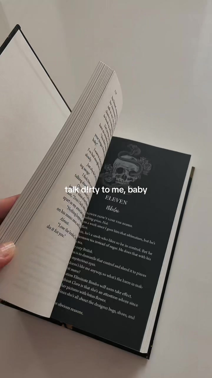 @Tinsy | Dark Romance BookToker