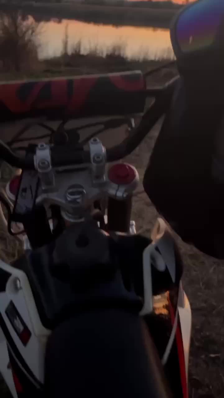 @🏍️🚓