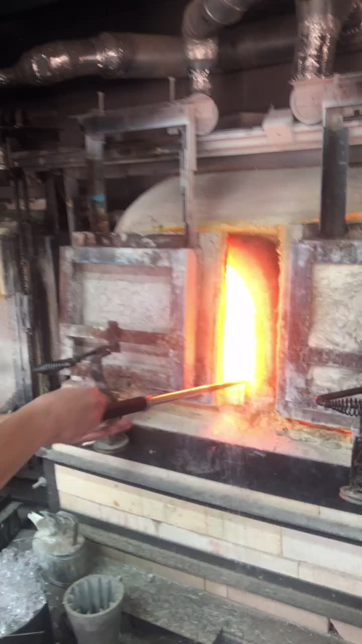 @LooLooGlass