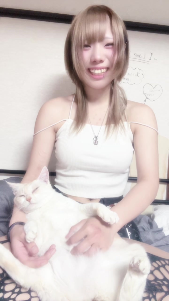 @陰キャちゃん(⃔ *`꒳´ * )⃕↝
