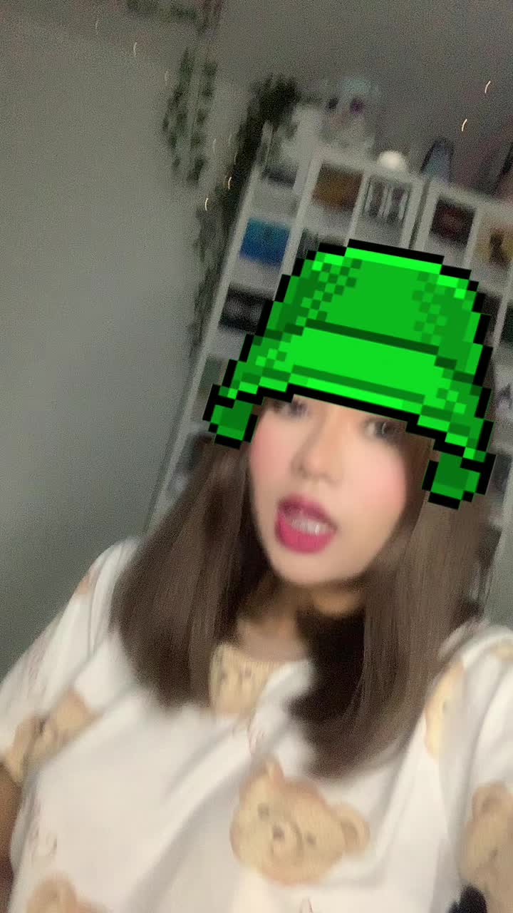 @_hollyxda