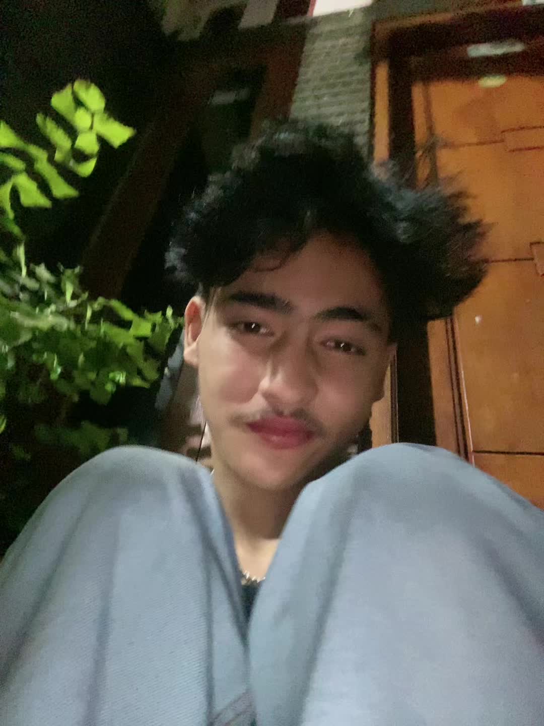 @shetwizz