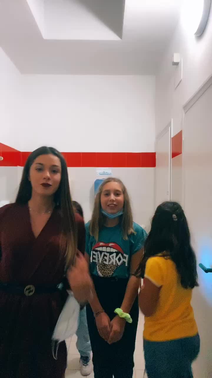 @Sofia🦑