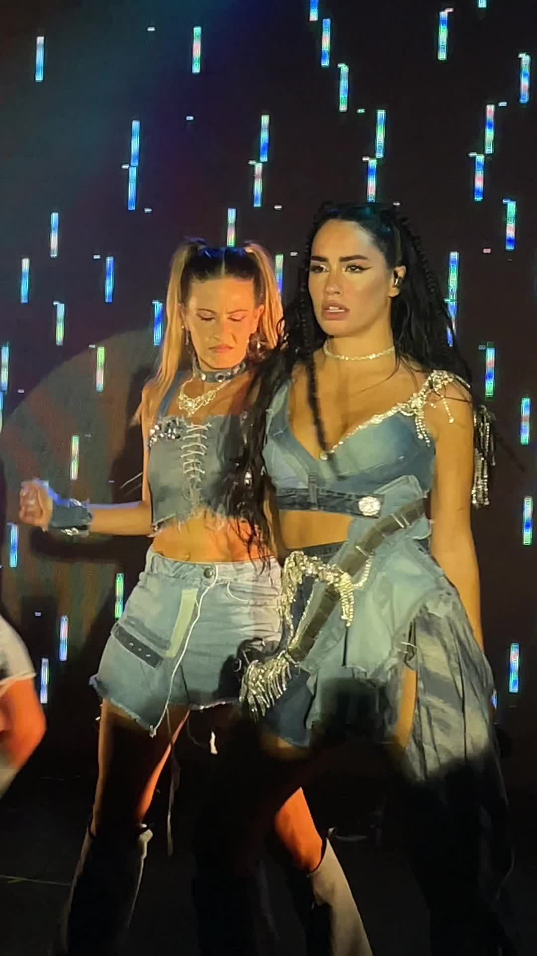 @Mf