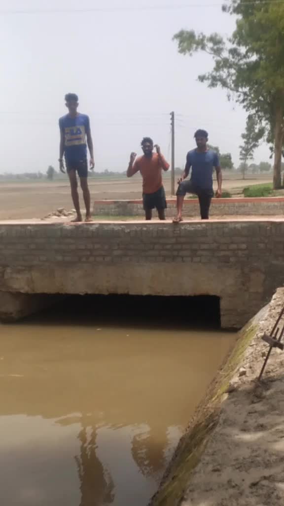@Roshan Kandyara
