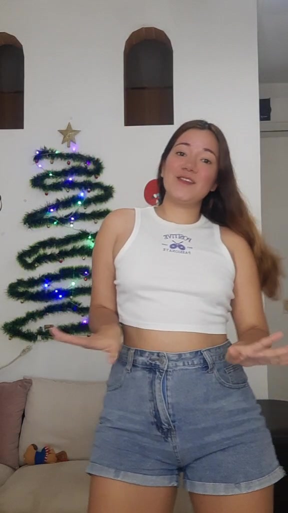 @Alejandra Gay Vlogs