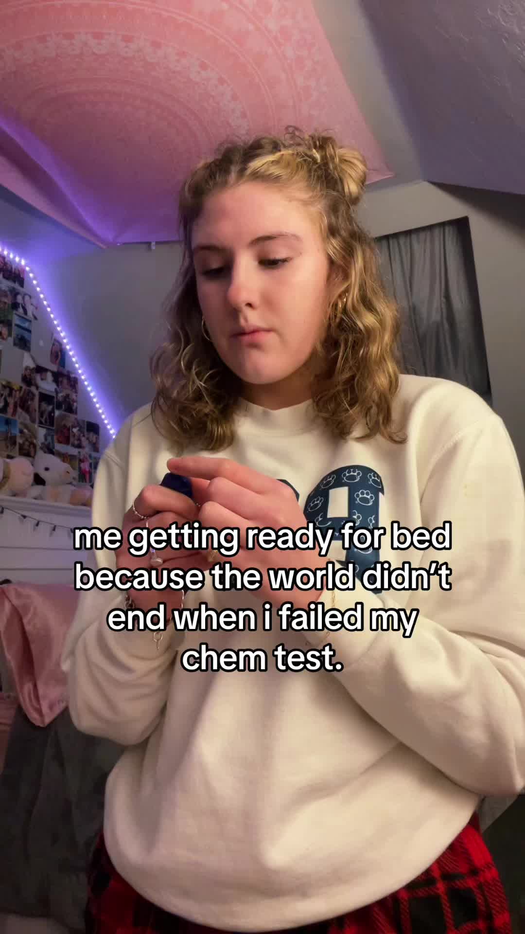@adela
