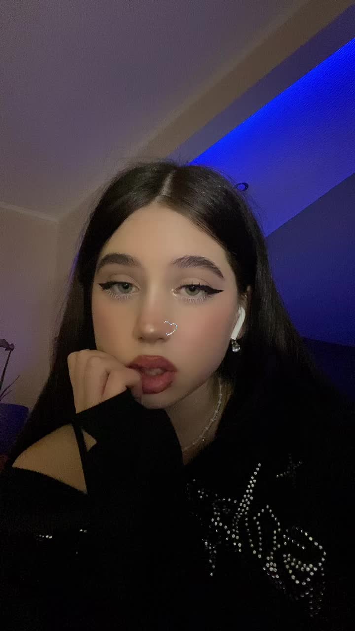 @дариночкааа🐈👩❤️💋👩