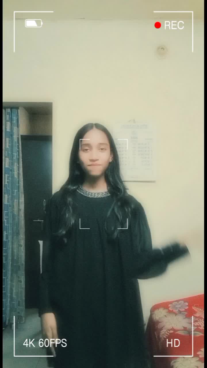 @btW itS meH 🖤😩