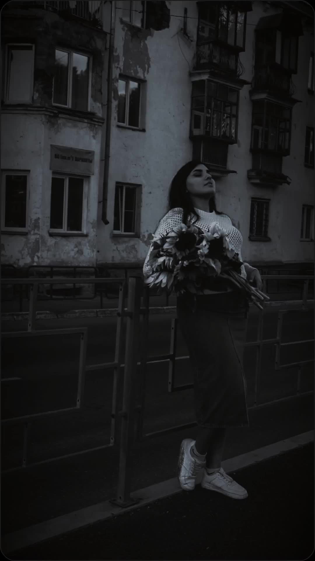 @serrova_