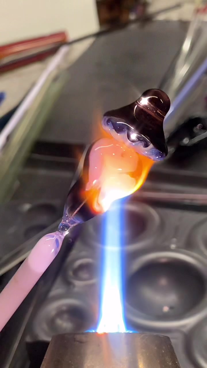 @Instagram @glass_goddess_