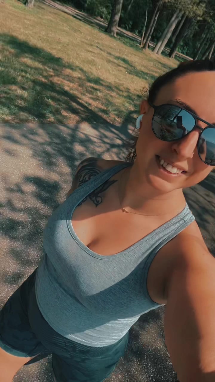 @breezygall