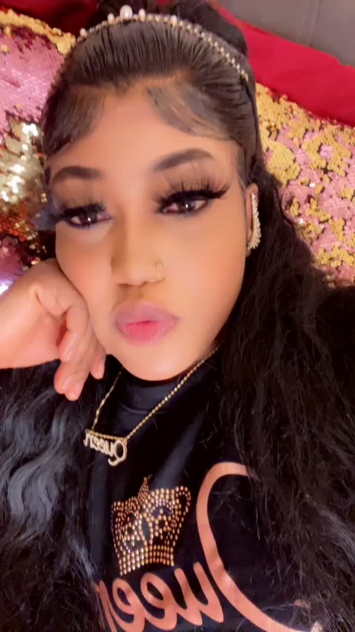 @Flawless 👑Qu&euml;en Sass&yuml;❤️