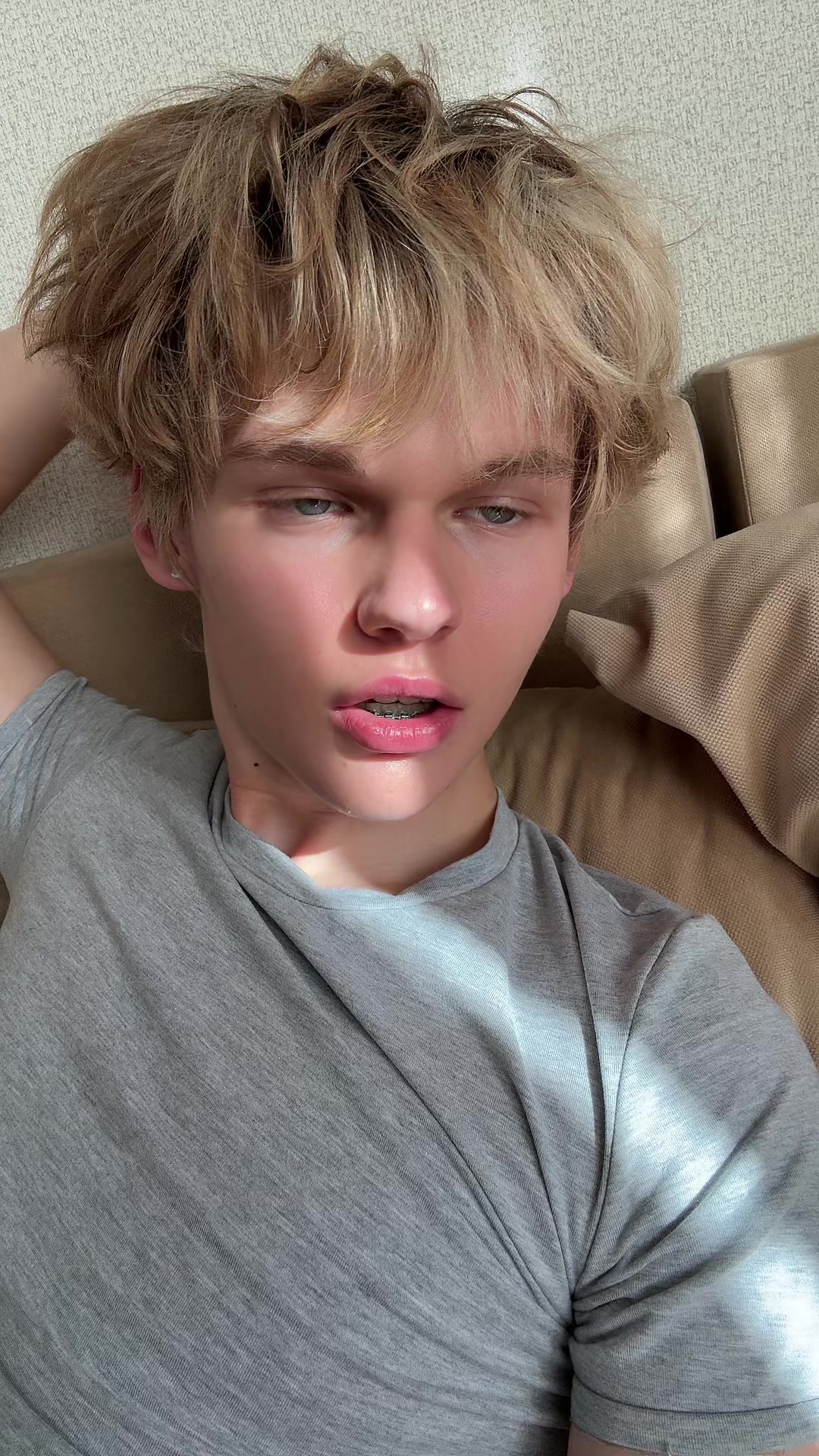 @HOLLIKLIN