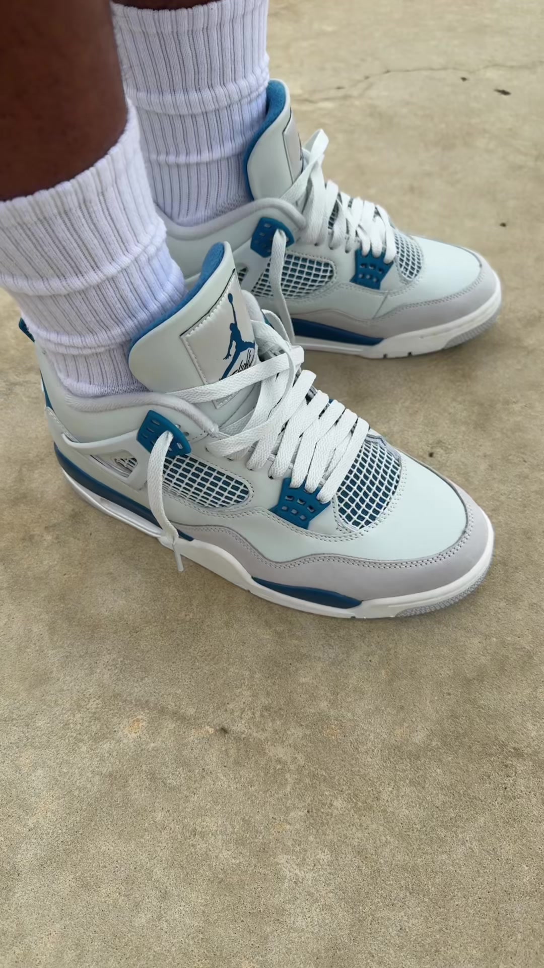 @jaymuney_lovesneakers