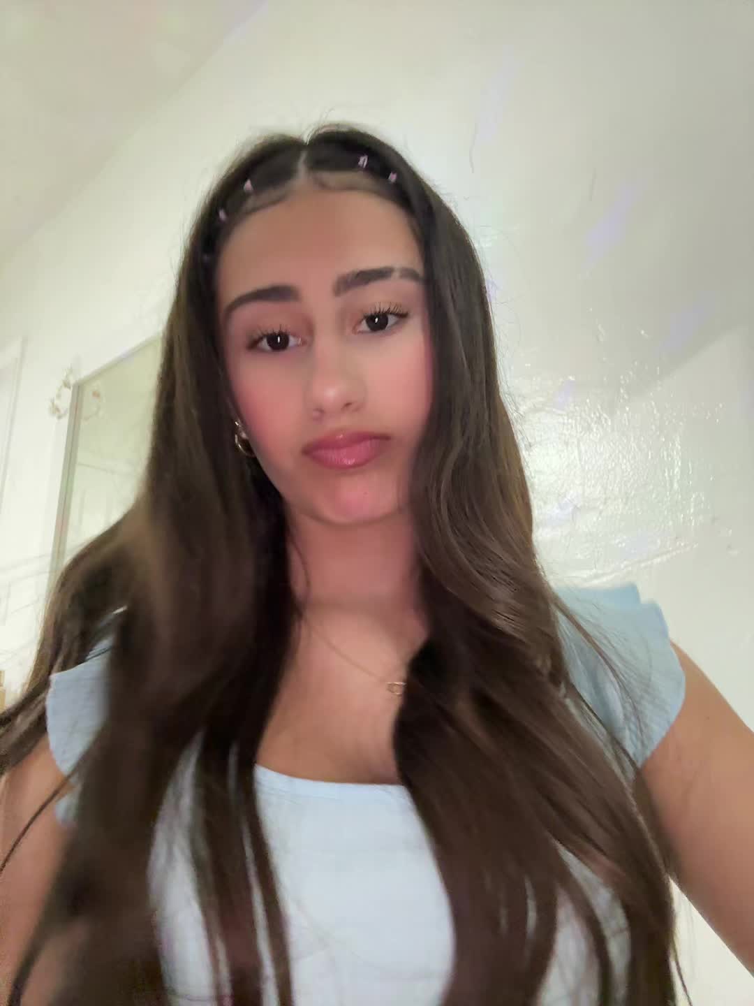 @dani_>l<